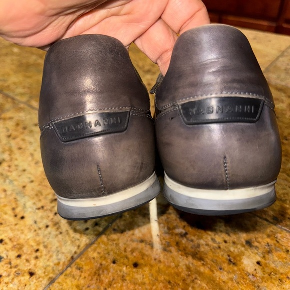 Magnanni 'Cristian' Grey Leather Sneakers 9 - Picture 2 of 8